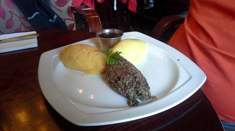 Mangiare l'Haggis in Scozia