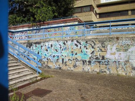 Amarcord. Ve la ricordate la scuola de I Ragazzi della Terza C? Ecco come è ridotta. Più o meno come sono ridotte tutte le scuole a Roma