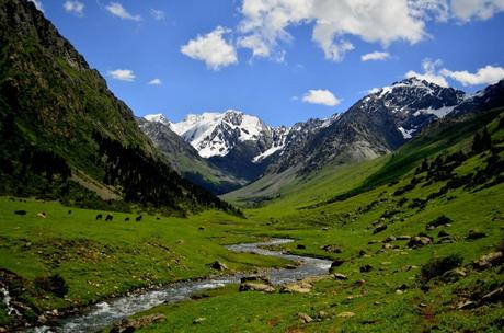 Trekking in Kyrgyzstan: da Jeti-Oguz a Karakol