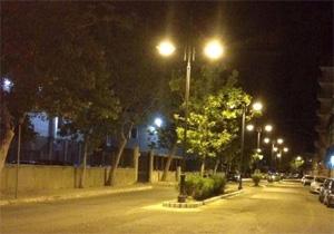 Crotone, torna illuminato viale Regina Margherita