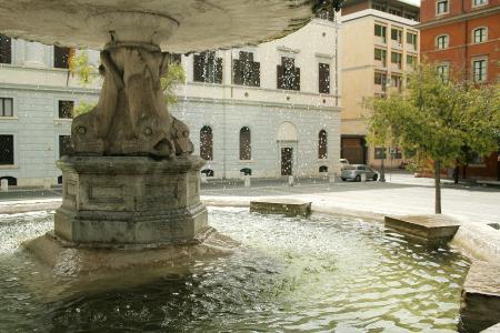 Fontana piazza mastai 11