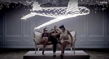 Loves Me Not: Cris Cab hot in un video da migliaia di watt