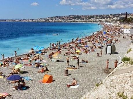 Impietosi confronti. Purtroppo sono stato in vacanza in Costa Azzurra, a Nizza, a soli 25 km dall’Italia. Perché purtroppo?