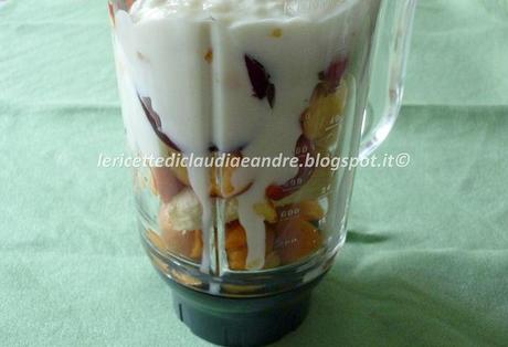 Smoothie alle pesche e albicocche