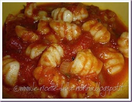 Gnocchi di ricotta in salsa di pomodoro e origano (20)