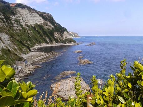 LA SPIAGGIA DELLA SCALACCIA Pietralacroce - Ancona