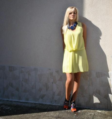 outfit abito giallo sandro ferrone collana blu majique abbinamento giallo e blu come abbinare il giallo outfit estate 2014 outfit estivi outfit agosto 2014 outfit mariafelicia magno fashion blogger di colorblock by felym outfit fashion blogger italiane fashion blogger bionde fblogger lookbook street style moda colorblock by felym mariafelicia magno sandali pimkie milano