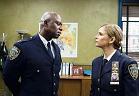 “Brooklyn Nine-Nine 2”: primo sguardo a Kyra Sedgwick e il Capitano Holt