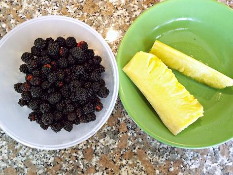 Blackberry & pineapple crumble (vegan approved)