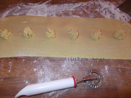 Ravioli con ricotta vegana, zafferano e menta