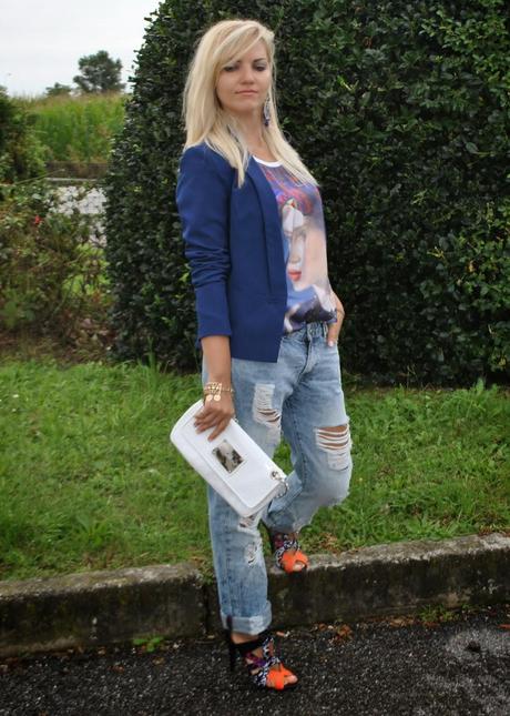 outfit boyfriend jeans destroyed blazer e tacchi outfit jeans e tacchi outfit blazer outfit blazer blu outfit canotta stampata outfit bracciale monete d'oro outfit estivi outfit estate 2014 outfit agosto 2014 outfit di mariafelicia magno fashion blogger di colorblock by felym abbinamenti boyfriend jeans come abbinare i boyfriend jeans how to wear boyfriend jeans how to wear blazer majique london fashion blogger bionde fashion blogger italiane fashion blogger milano colorblock by felym sandali pimkie fblogger lookbook streetstyle 