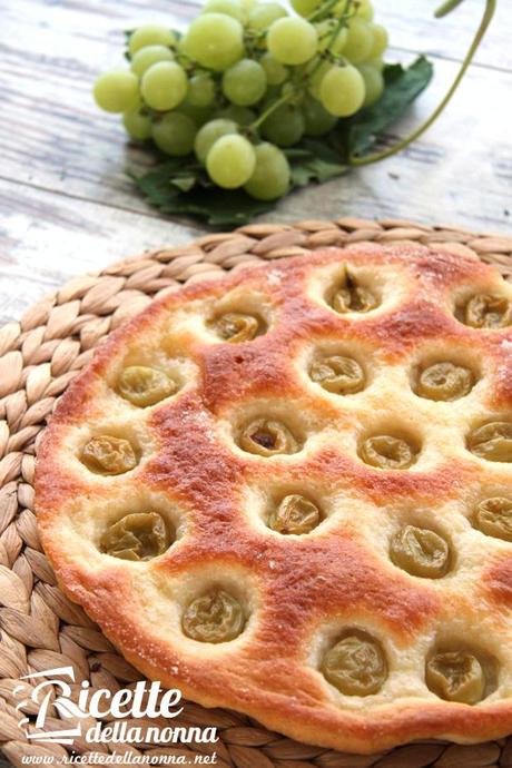 Ricetta focaccia uva