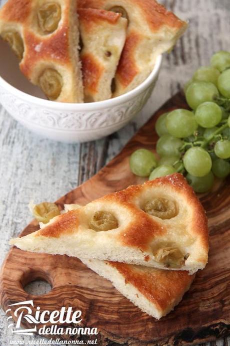 Ricetta focaccia uva
