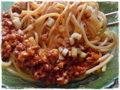 Peperoni ripieni con… Spaghetti quadrati, “ragù” e Asiago!