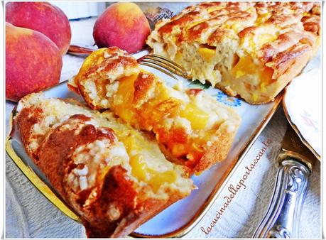 Plumcake alle pesche gialle farcito con confettura di arance e carote senza lattosio