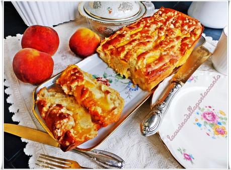 Plumcake alle pesche gialle farcito con confettura di arance e carote senza lattosio