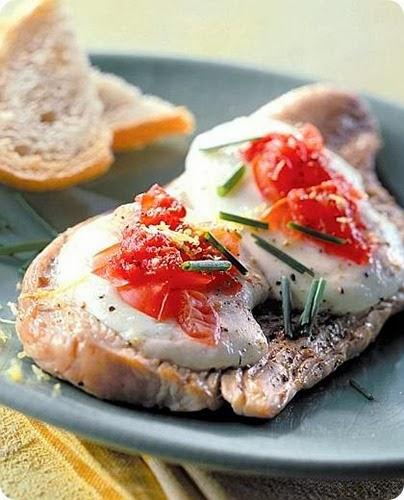 Scaloppina di tacchino con mozzarella e pomodorino