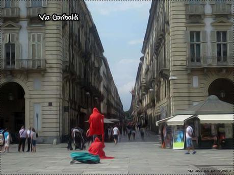 #ootd: Torino, turisti nella nostra città (Boyfriend jeans, maxi tee, fake Céline + outfitx2)