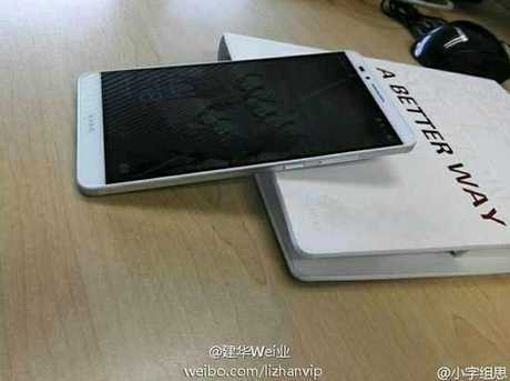 More leaked photos of the Huawei Ascend Mate 7 Huawei Ascend Mate 7 si mostra in due ulteriori foto smartphone  ifa 2014 Huawei Ascend Mate 7 huawei 