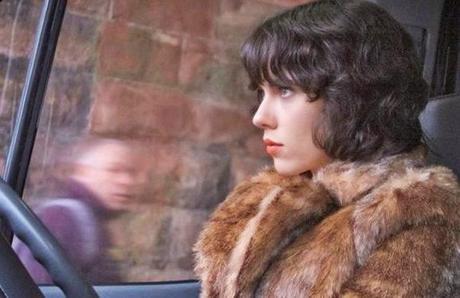 UNDER THE SKIN – ATTENTI ALLE FIGHE SPAZIALI UNDER THE SKIN – ATTENTI ALLE FIGHE SPAZIALI