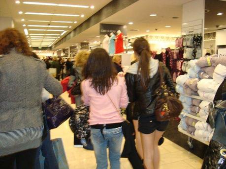 PRIMARK, LA CATENA DI SHOPPING LOW COST, ARRIVA IN ITALIA