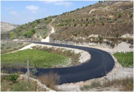 Libano/ I caschi blu italiani costruiscono una strada che collega due villaggi libanesi