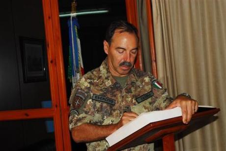 Kosovo/ Pec/Peja. Visita del Generale Farina, Comandante di KFOR al MNBG-W