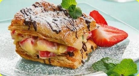 Millefoglie al cioccolato, fragole e menta