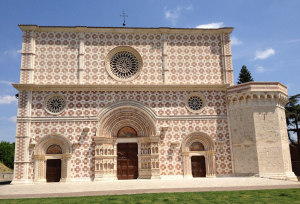 La Basilica di Santa Maria di Collemaggio a L'Aquila (voxmilitiae.it)