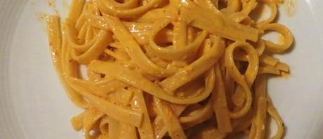 fettuccie dI gragnano alla crema di pomodoro, capperi e frutta secca