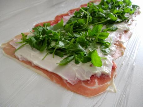 Piccole piadine stracchino, rucola e crudo di Luca Montersino