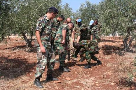 Libano/ UNIFIL: I caschi blu italiani addestrano le Forze Armate Libanesi nel riconoscimenti delle mine e degli ordigni esplosivi