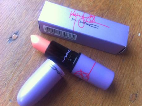 Mac: RIOT HOUSE lipstick (Kelly Osbourne l.e.)