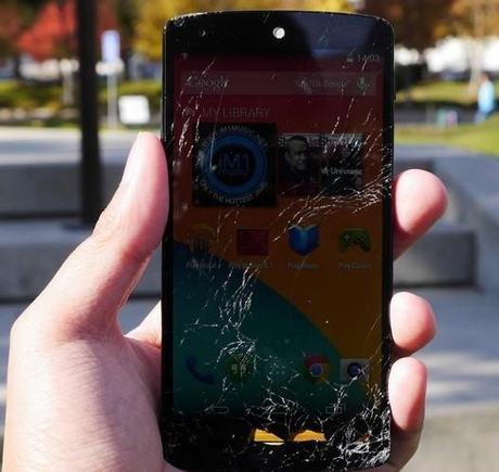 Nexus 5 danneggiato? Google lo sostituisce