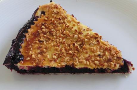 tortina  alla confettura di mirtilli e nocciole