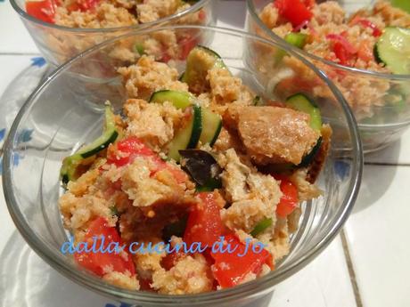 Panzanella con pane di segale di Stoupa