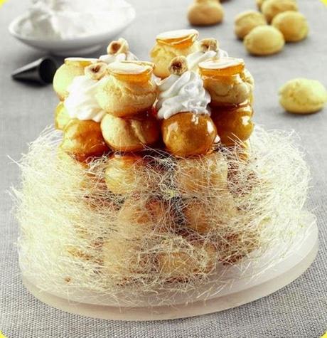 Croquenbouche alla chantilly di zabaione