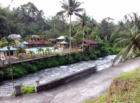 Il rafting sul fiume in Sawangan