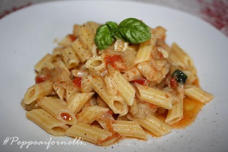 Mezze penne con melanzane al funghetto.