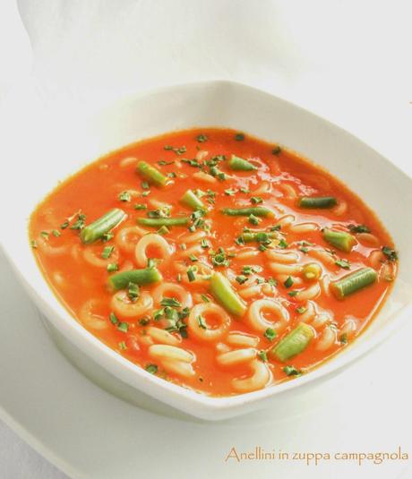Anellini in zuppa campagnola e il potere del comfort food