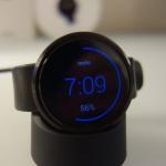 Galleria fotografica di Moto X 2014, Moto G 2014 e Moto 360 Moto-360-Charger-AH-1