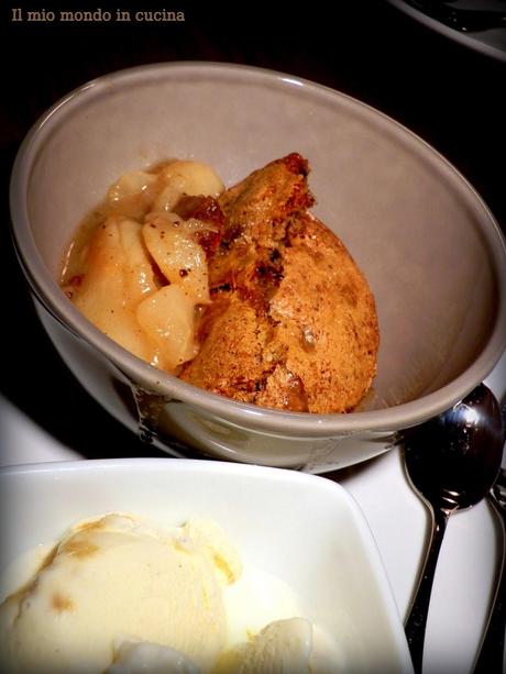 PEAR COBBLER al cioccolato e amaretti