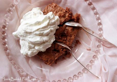 Brownies al Cioccolato Fondente e Amaretti