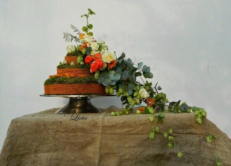 Wedding flowers cake