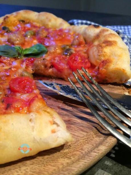 Pizza al piatto dell' amicizia