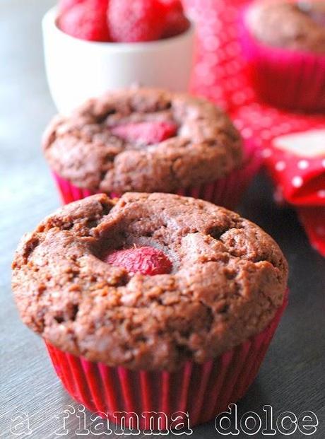 Muffins vegan al cioccolato e lamponi