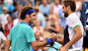 Il saluto del croato Cilic a Federer, dopo averlo battuto in semifinale degli Us Open (la.rawsignal.com)