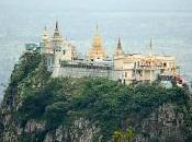 Monte Popa: antico vulcano monastero cima