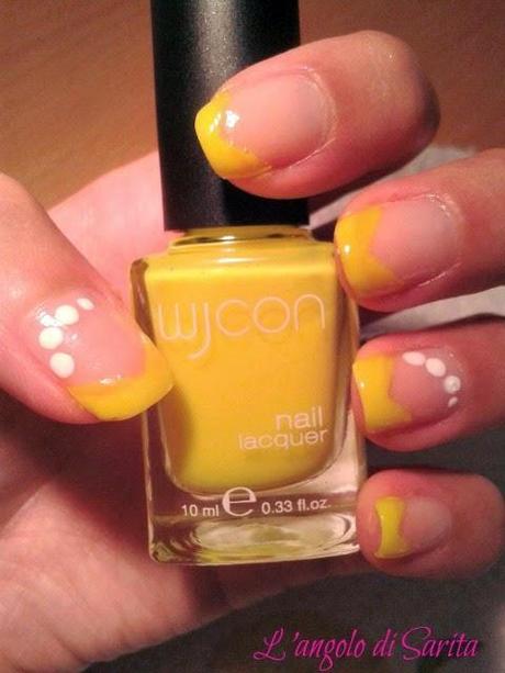 Lemon nail-art