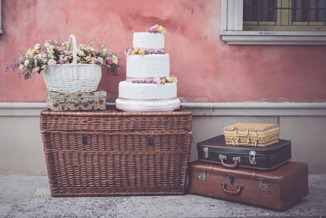 LOVE IS A VINTAGE CHIC WEDDING PIC-NIC